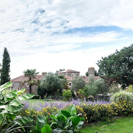 Bed and Breakfast Logis De La Robliniere Landevieille Esterno foto
