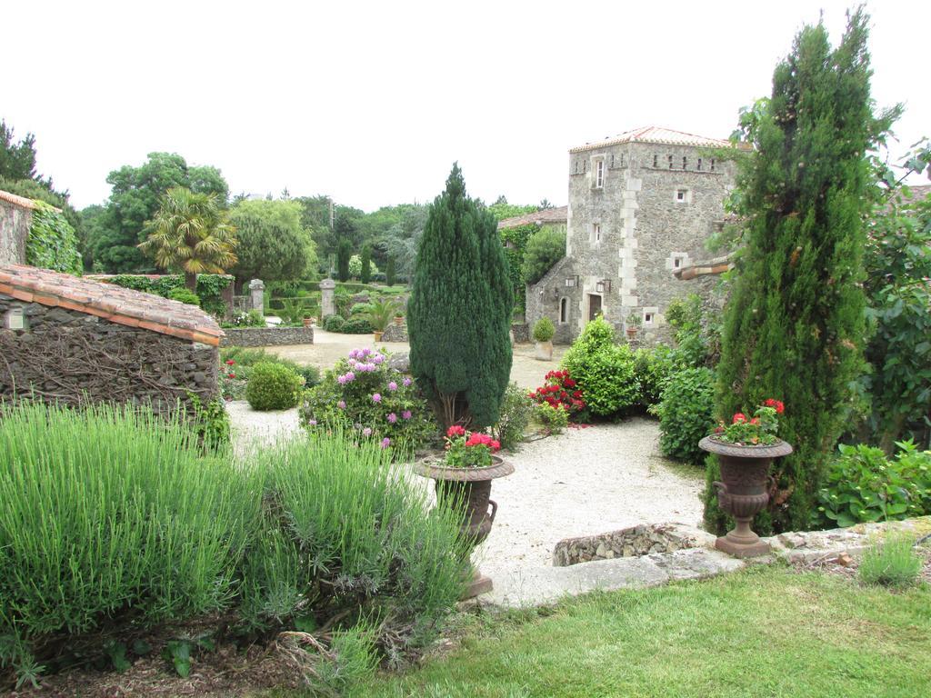 Bed and Breakfast Logis De La Robliniere Landevieille Esterno foto