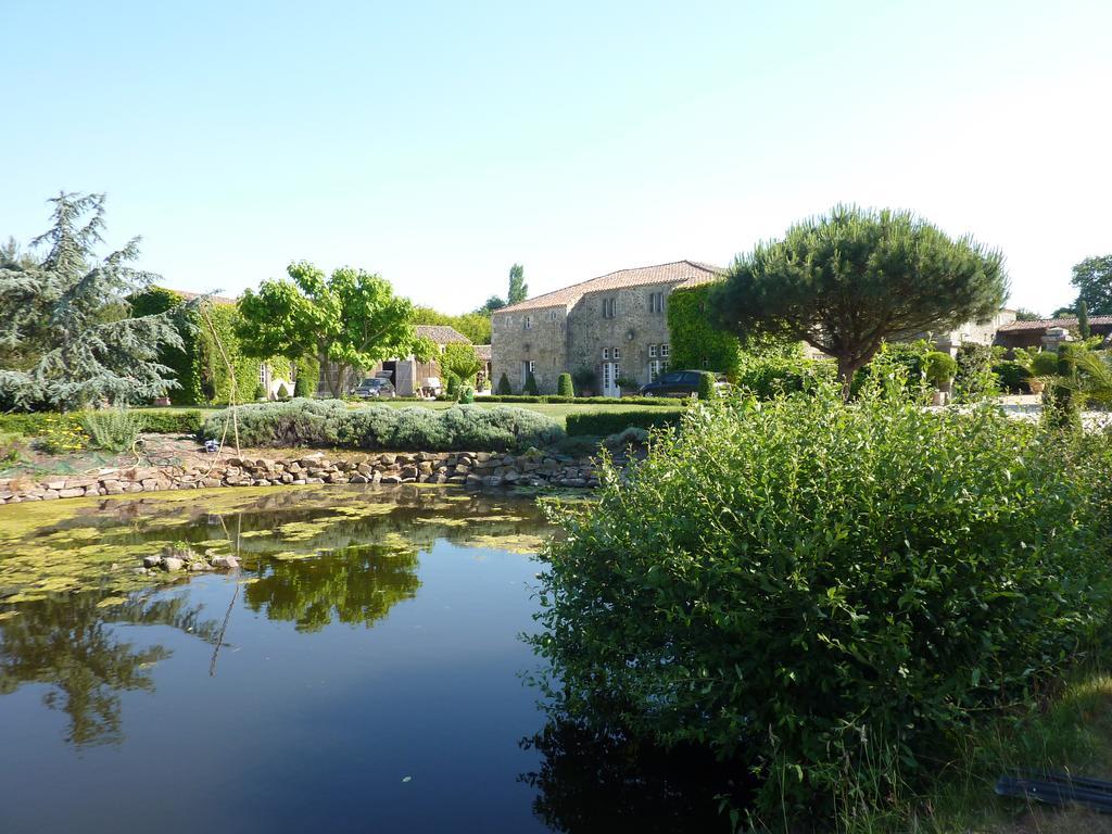 Bed and Breakfast Logis De La Robliniere Landevieille Esterno foto